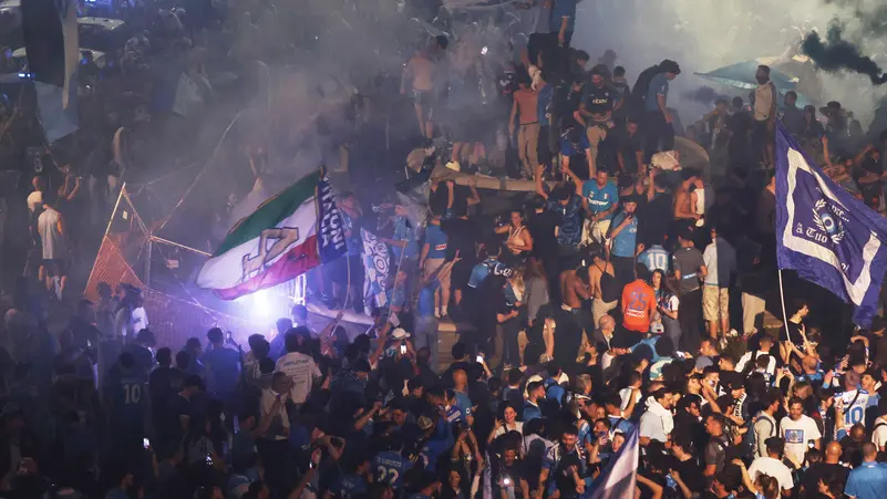 احتفالات جماهير نابولي