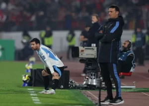 سكالوني وميسي