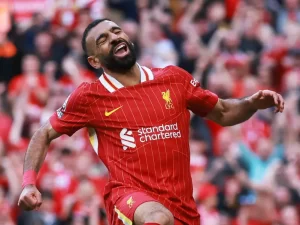 محمد صلاح نجم ليفربول الإنجليزي.