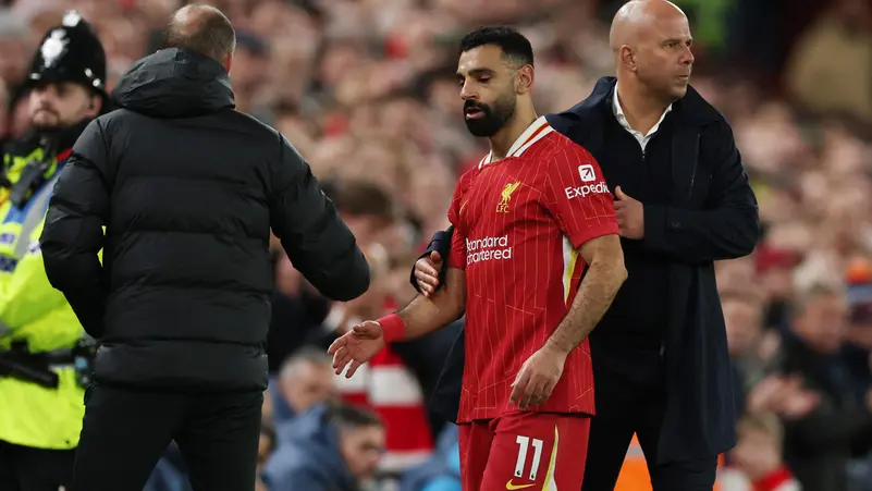 محمد صلاح نجم ليفربول ومدربه أرني سلوت